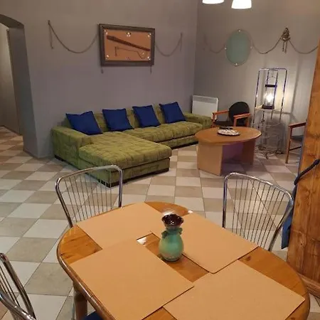 Center Of Scarlet Sails Apartman *